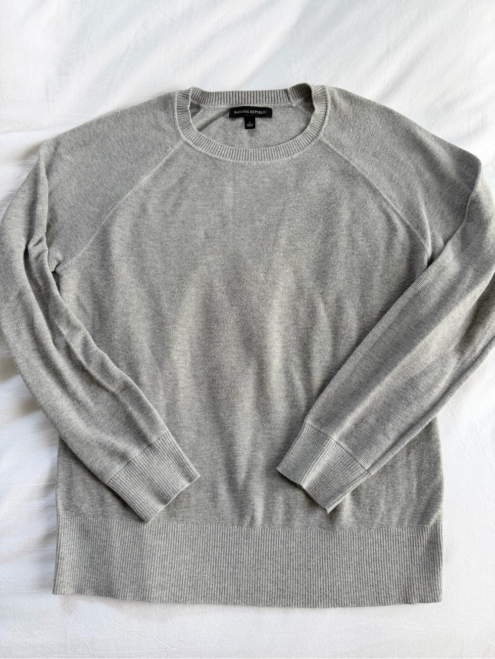 Banana Republic Women’s Light Gray Crewneck Sweater